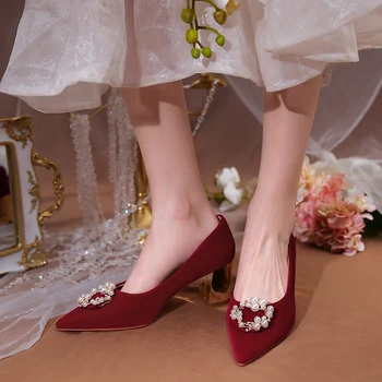 Düğün ayakkabı 2020 yeni kış gelin ayakkabı kalın topuk kırmızı yüksek topuklu kadın düğün retro tost ayakkabı