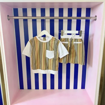 Erkek Butik Giyim Yaz Tasarımcı Çocuk Giyim Çocuk Şerit kısa kollu tişört Üst Şort 2 Parça Set Erkek Kostüm Takım Elbise