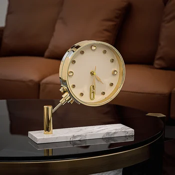 Lüks Masa Saati Küçük Metal Saat Modern İzle Oturma Odası Noel Dekorasyon Masa Saatleri Figürler Reloj De Mesa Hediye