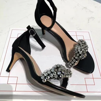 Satışa marka Tasarım Ayakkabı INS Sıcak Kristal Yüksek Kaliteli Kadın Ayakkabı Ince Yüksek Topuklu Ayak Bileği Kayışı Yaz Moda Fetiş Striptizci